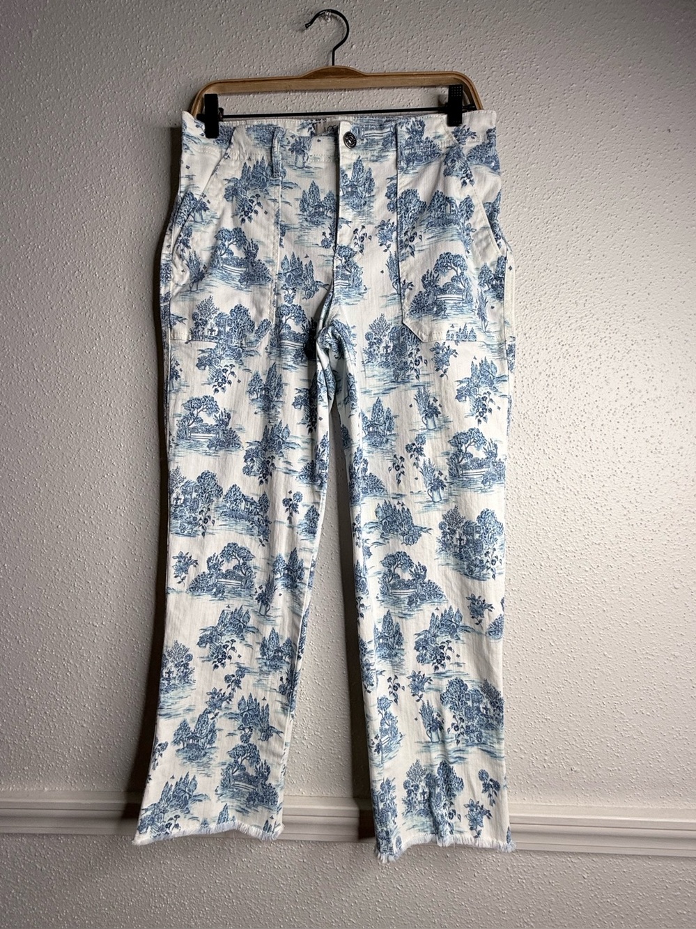 LOGO by Lori Goldstein White Jeans with Blue Toile Print